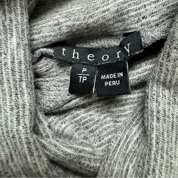 Theory Lightweight Turtleneck in Grey Heather Stripe Size: US- XS - Picture 3 of 11